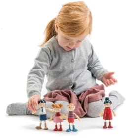 Tender Leaf Doll Family image 2