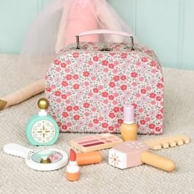 Wooden Makeup Set image 1
