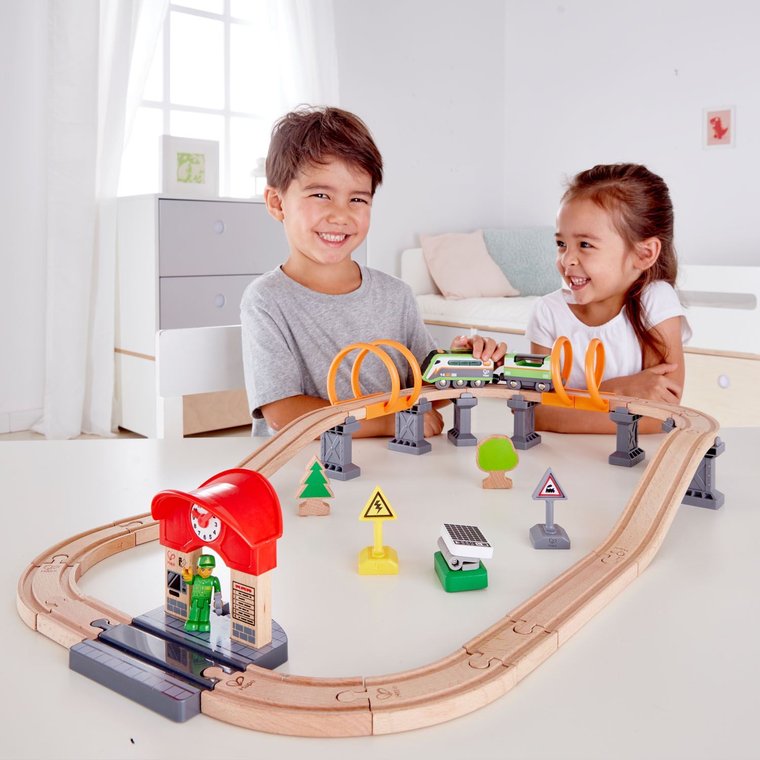 Solar Power Circuit Train Set | Hape | Train Sets