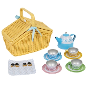 Picnic Set in Yellow Basket